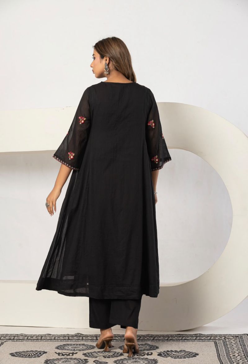 Naisha K 1391 Mul Cotton Embroidered Kurti With Bottom Dupatta Catalog — Wholesale Kurtis, Vardan Ethnic wholesale from Surat — view 5