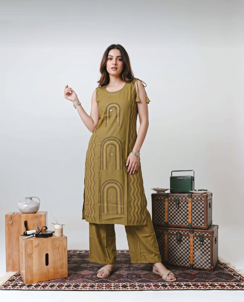 Naisha K 1394 Wholesale Vatican Hand Work Fancy Kurti With Bottom Catalog — Wholesale Kurtis, Vardan Ethnic wholesale from Surat — view 4