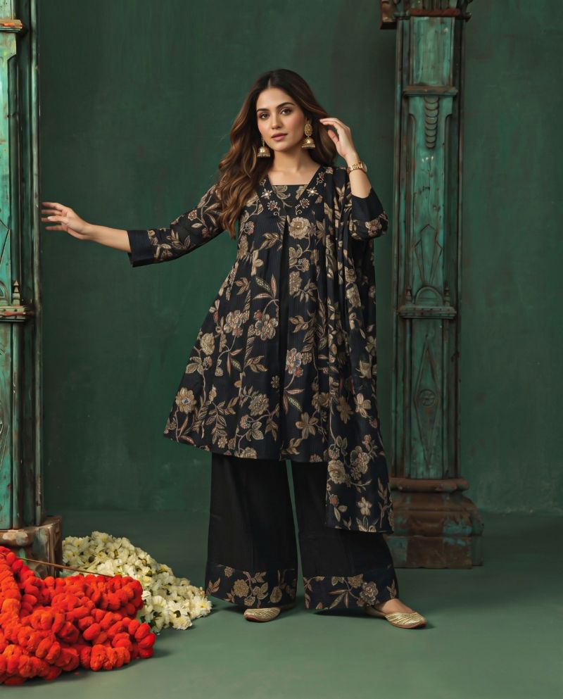 Naisha K 1397 Berlin Discharge Print hand Work Fancy Kurti With Bottom Dupatta Catalog — Wholesale Kurtis, Vardan Ethnic wholesale from Surat — Photo 10