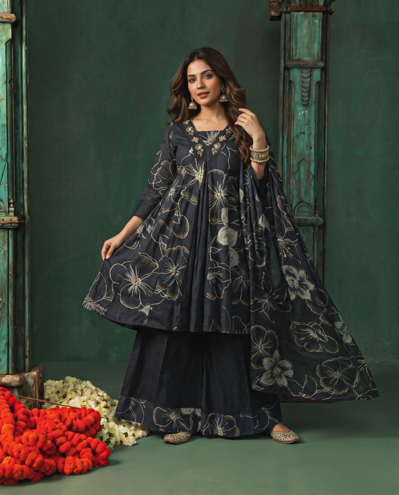 Naisha K 1397 Berlin Discharge Print hand Work Fancy Kurti With Bottom Dupatta Catalog — Wholesale Kurtis, Vardan Ethnic wholesale from Surat — Photo 9