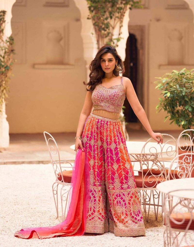 Sayuri Muskan Chinon Silk Embroidered Designer Indo Western Collection