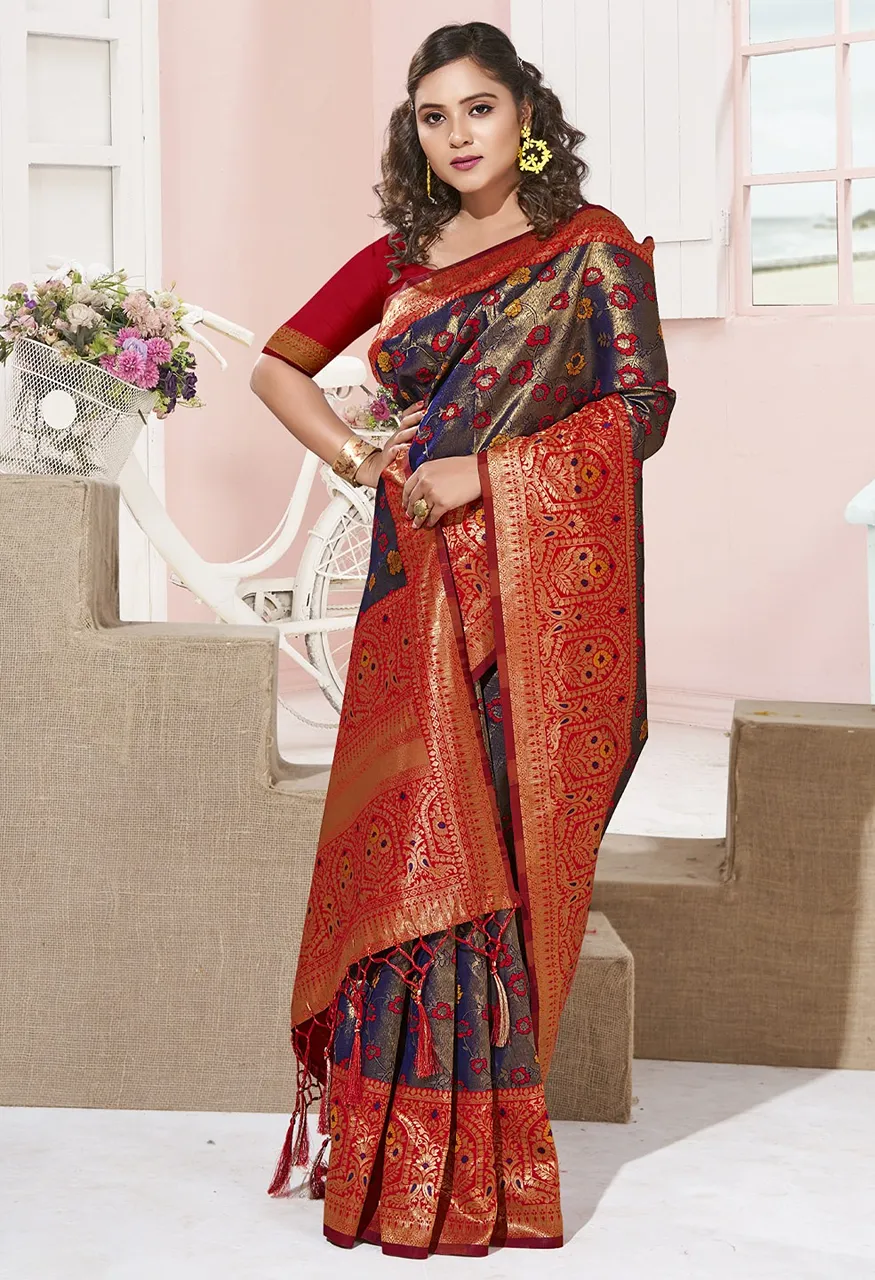 Bunawat Panchi Patola Silk Saree with Patola Silk Blouse — Singles, Bunawat wholesale from Surat — Photo 5