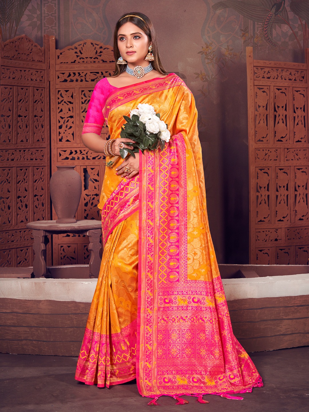 Bunawat Rajshree Patola Silk Saree with Patola Silk Blouse — Singles, Bunawat wholesale from Surat — Photo 2