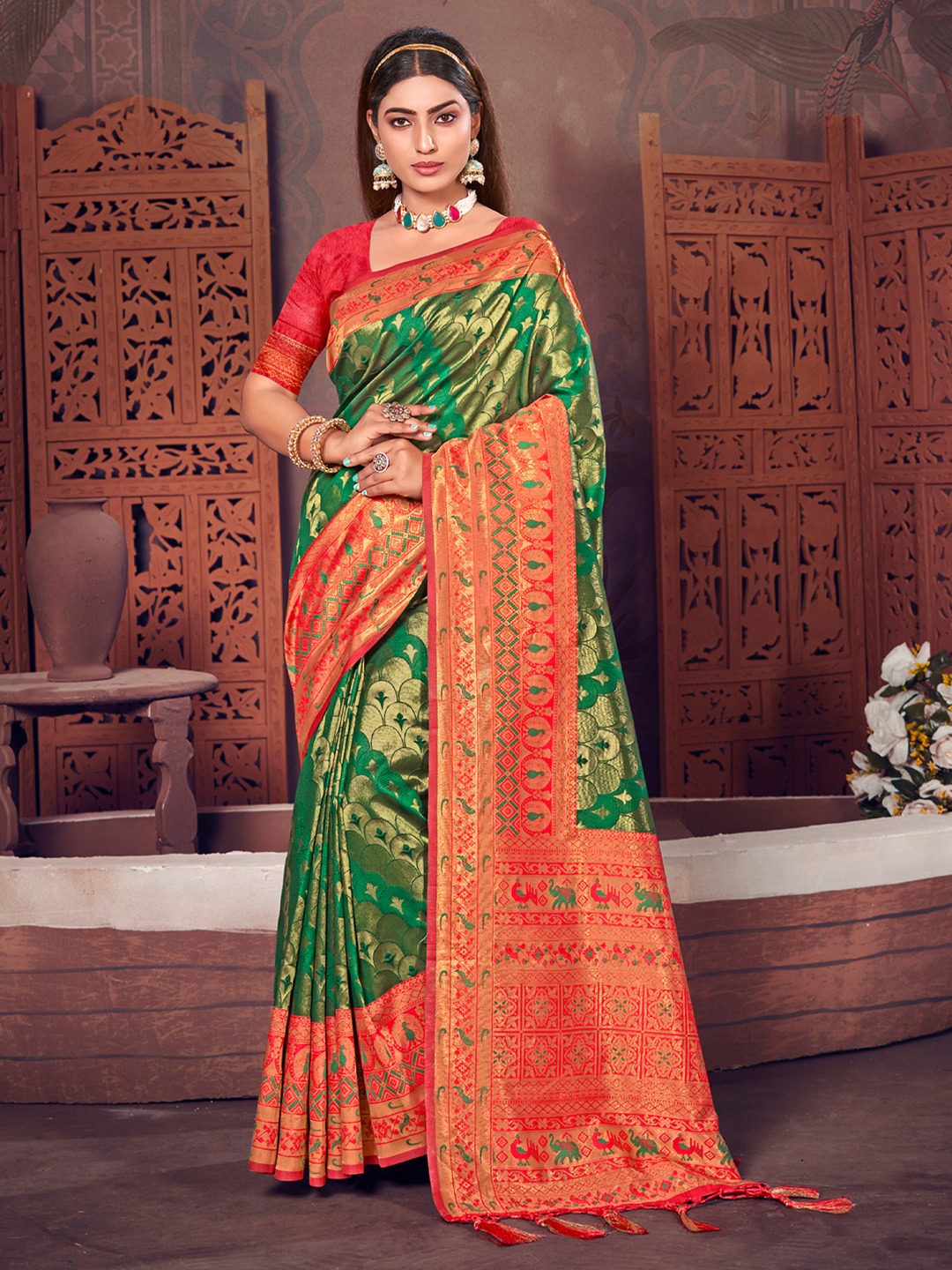 Bunawat Rajshree Patola Silk Saree with Patola Silk Blouse — Singles, Bunawat wholesale from Surat — Photo 3