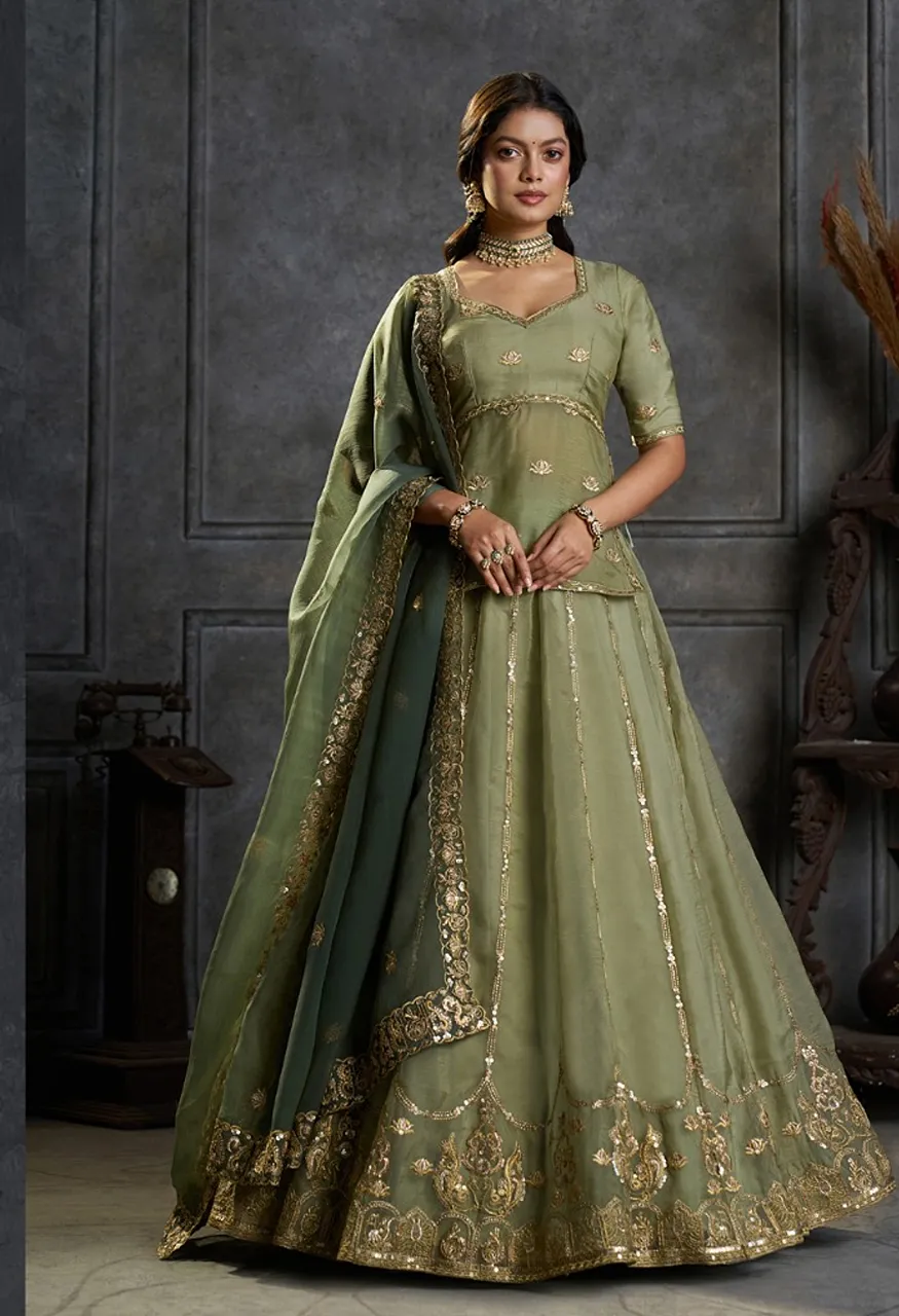 Arya Saanjh Pure Organza Embroidered Lehenga Set — Wholesale Lehenga, Vardan Ethnic wholesale from Surat — Photo 6