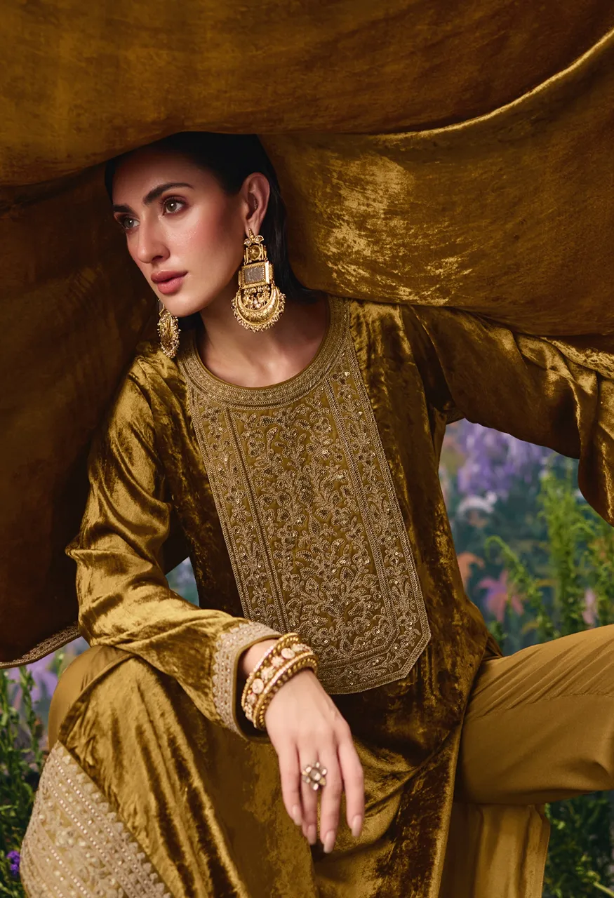 Aiqa Divine Elegance Top Bottom Fabric Catalog — Wholesale Pakistani Suits, Vardan Ethnic wholesale from Surat — Photo 6