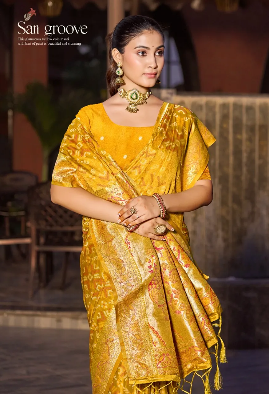 Bunawat Bandhani Silk Saree with Zari Weaving &amp; Golden Border Pallu — Singles, Vardan Ethnic wholesale from Surat — view 2