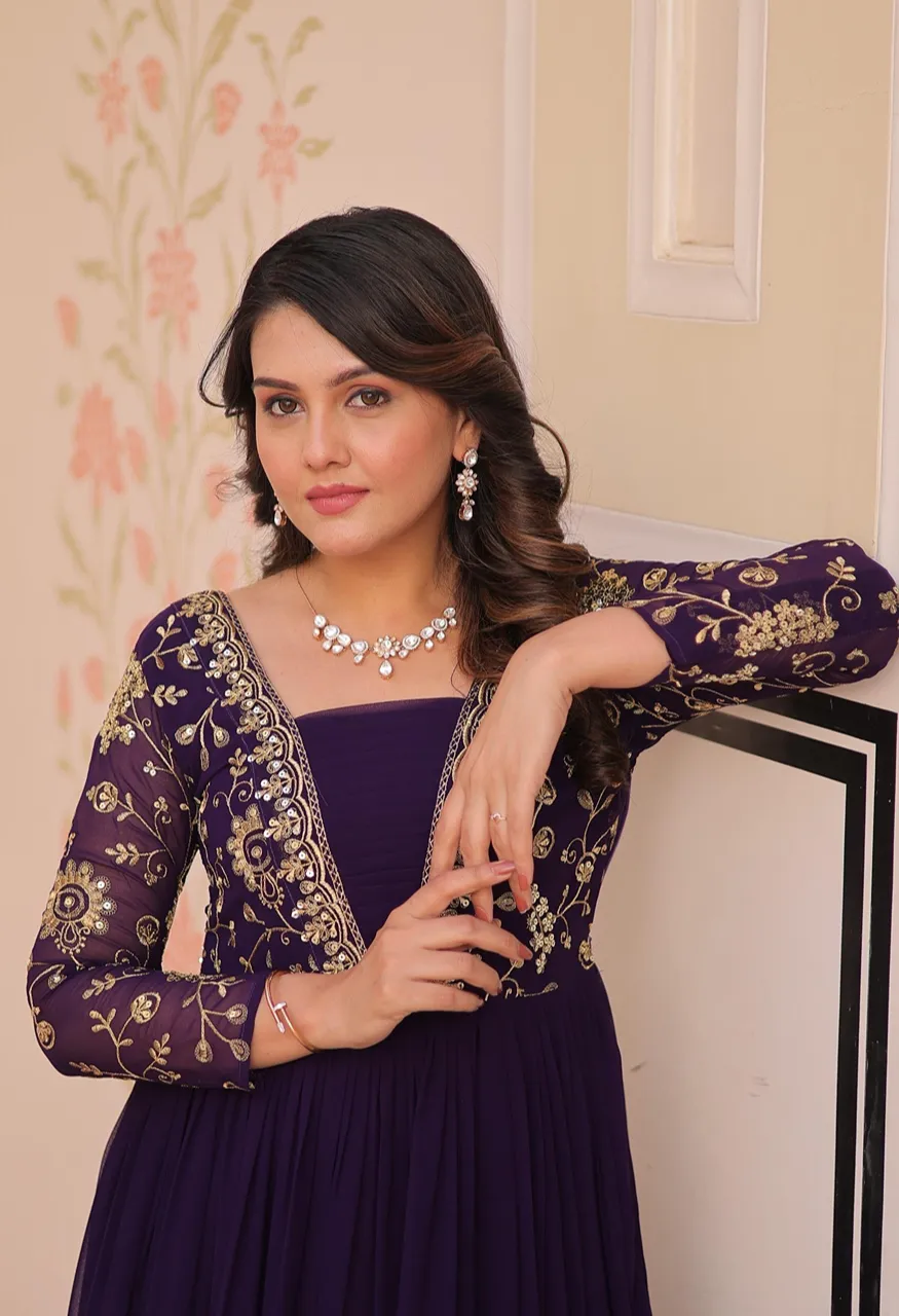 Lw 9237 Designer Faux Blooming Gown with Sequins Zari Embroidery — Wholesale Kurtis, Vardan Ethnic wholesale from Surat — Photo 6