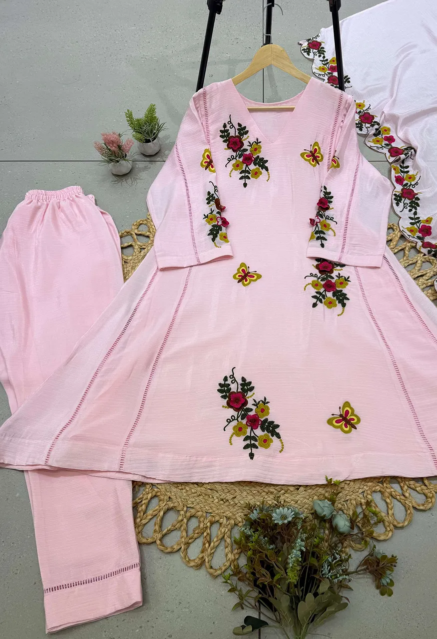 LG 2152 Chinon Beautiful Designer Look Kurti Pant And Dupatta Set — Wholesale Readymade Suit, Vardan Ethnic wholesale from Surat — Photo 3