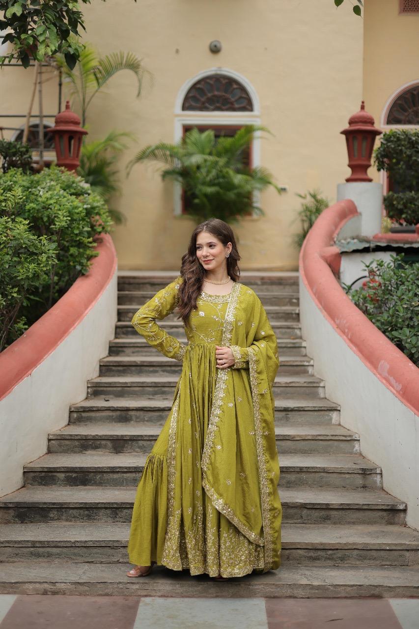 LW-9193 Chinon Sequins Embroidered Kurti Sharara Set with Dupatta — Wholesale Salwar Suits, Vardan Ethnic wholesale from Surat — Photo 4