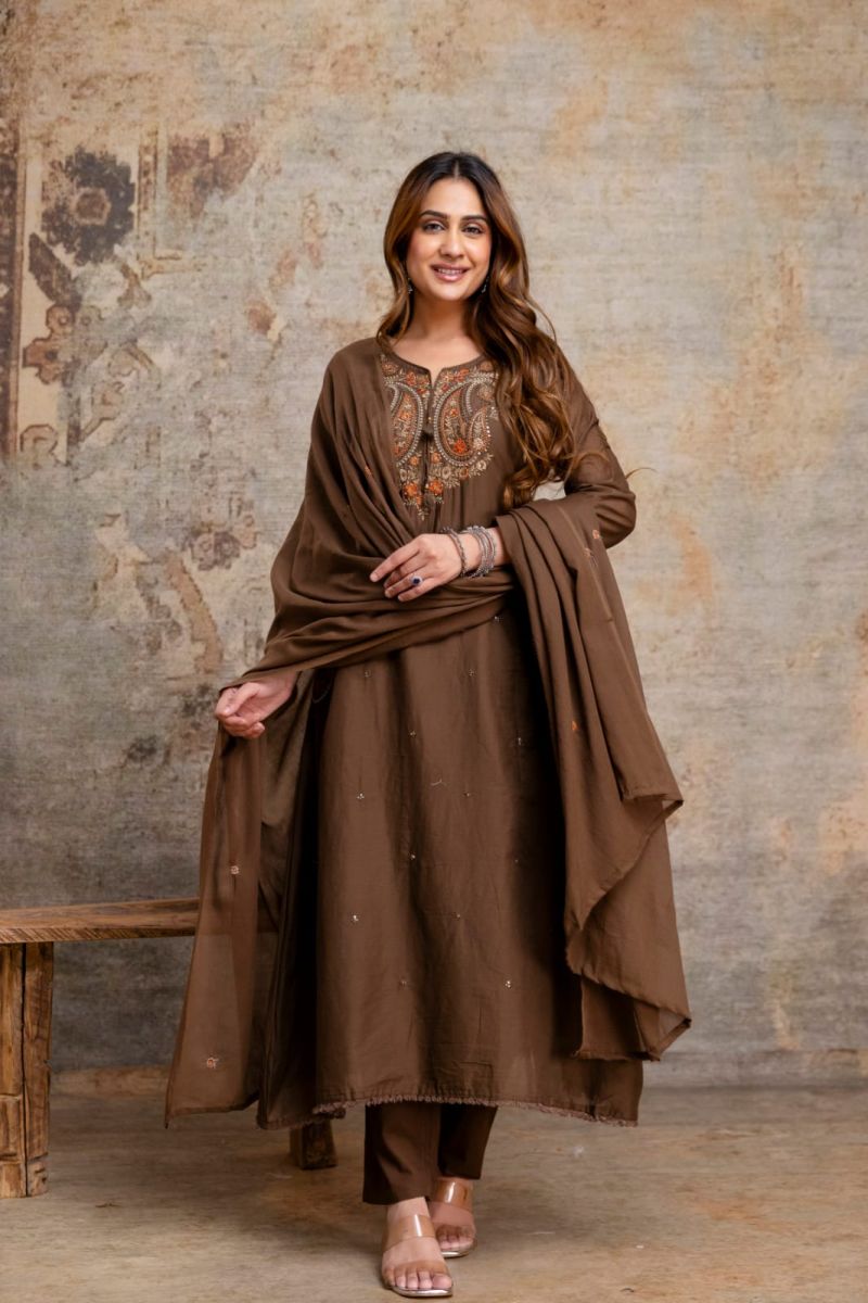 Naisha K 1439 Mul Mul Embroidered Fancy Kurti With Bottom Dupatta Set — Wholesale Kurtis, Vardan Ethnic wholesale from Surat — view 4