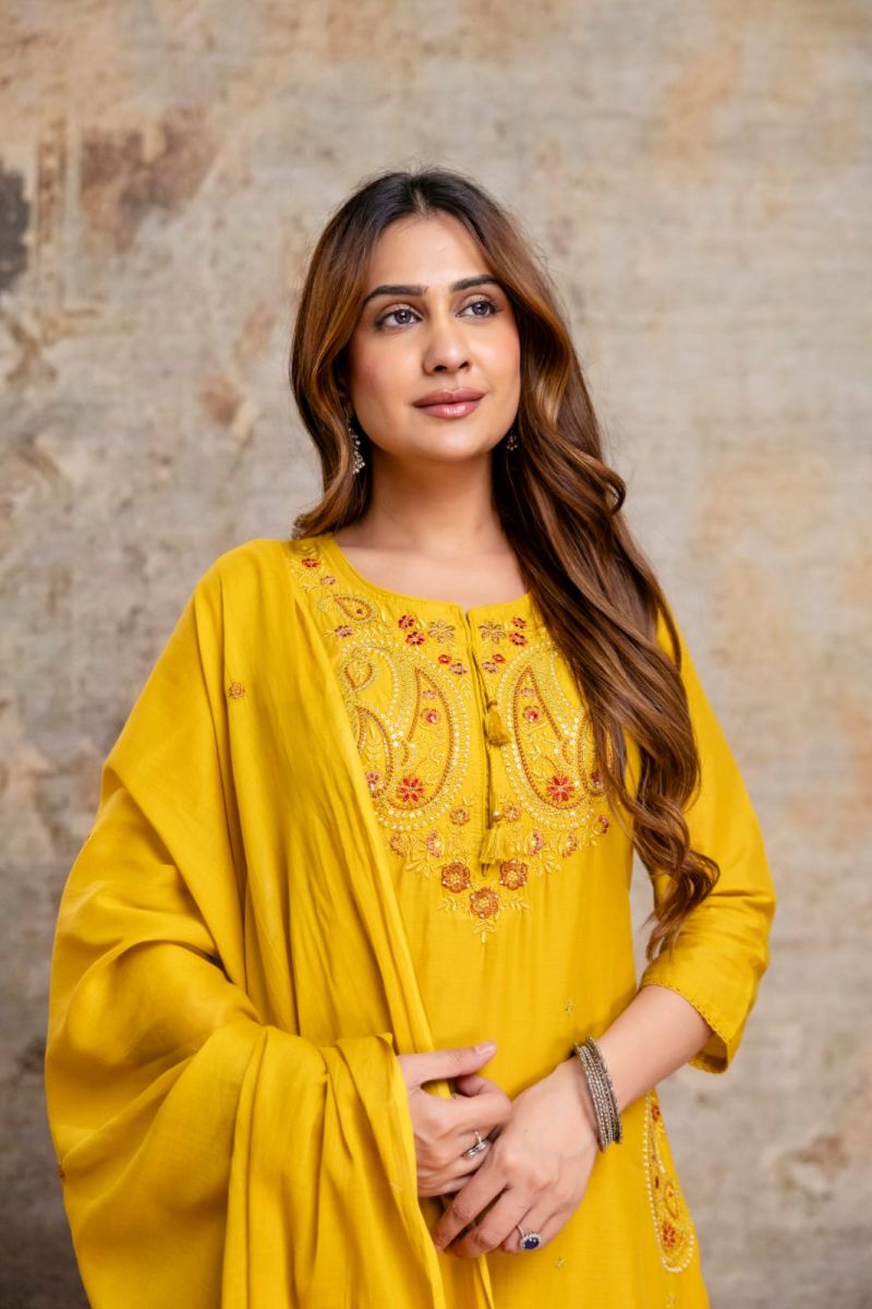Naisha K 1439 Mul Mul Embroidered Fancy Kurti With Bottom Dupatta Set — Wholesale Kurtis, Vardan Ethnic wholesale from Surat — view 7