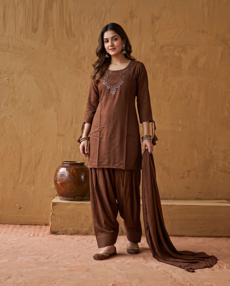 Naisha K 1450 Roman Manual Work Farshi Salwar Suit Collection — Wholesale Kurtis, Vardan Ethnic wholesale from Surat — Photo 2