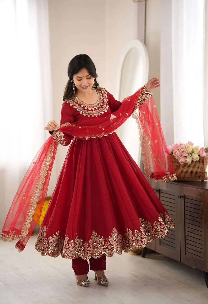 Sr 1723 Crush Fabric Beautiful Designer Look Party Wear Ladies Gown Dress — Singles, Vardan Ethnic wholesale from Surat — Photo 5